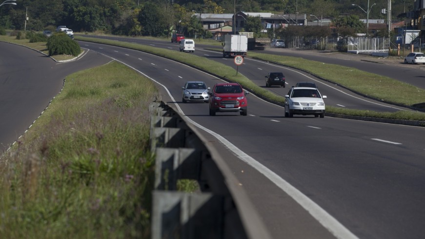 Uma das prioridades da Empresa Gaúcha de Rodovias (EGR) é garantira segurança nas
estradas. Por essa razão, os serviços prestados até hoje serão preservados no novo
modelo de pedágio. Mesmo com a redução de 30% no valor das tarifas das praças de