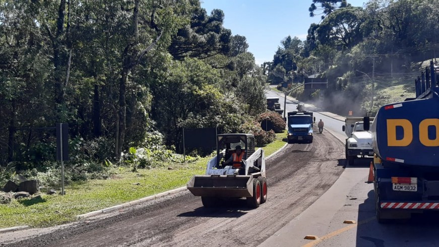 Usuários devem redobrar a atenção diante das máquinas na pista 