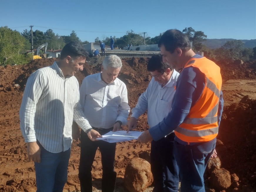 Diretores estiveram no canteiro de obras acompanhando os trabalhos