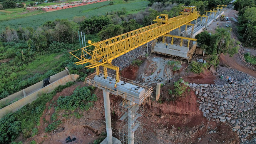 EGR inicia lançamento de vigas na ponte da ERS-130

